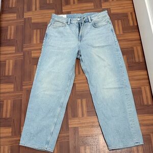 H&M Men's Relaxed Fit Light Blue Jeans 31/32